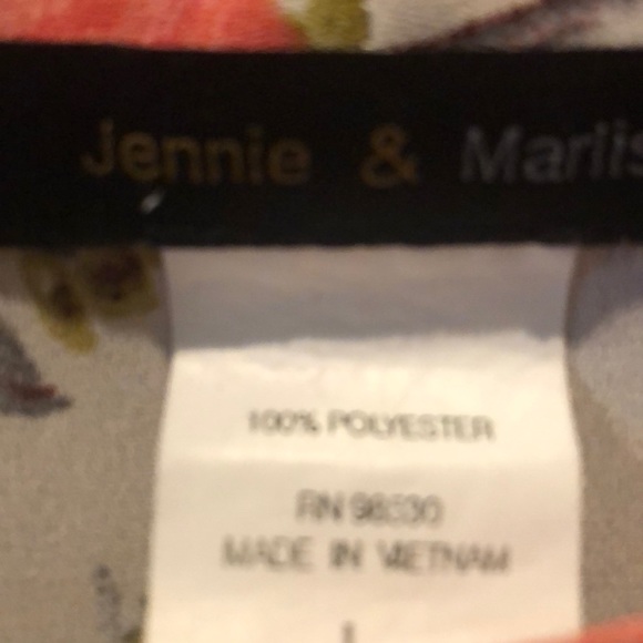 Jennie & Marlis 100% polyester V-neck blouse - Picture 6 of 6